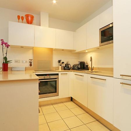 לונדון Riverside 1 Bed Apartment מראה חיצוני תמונה
