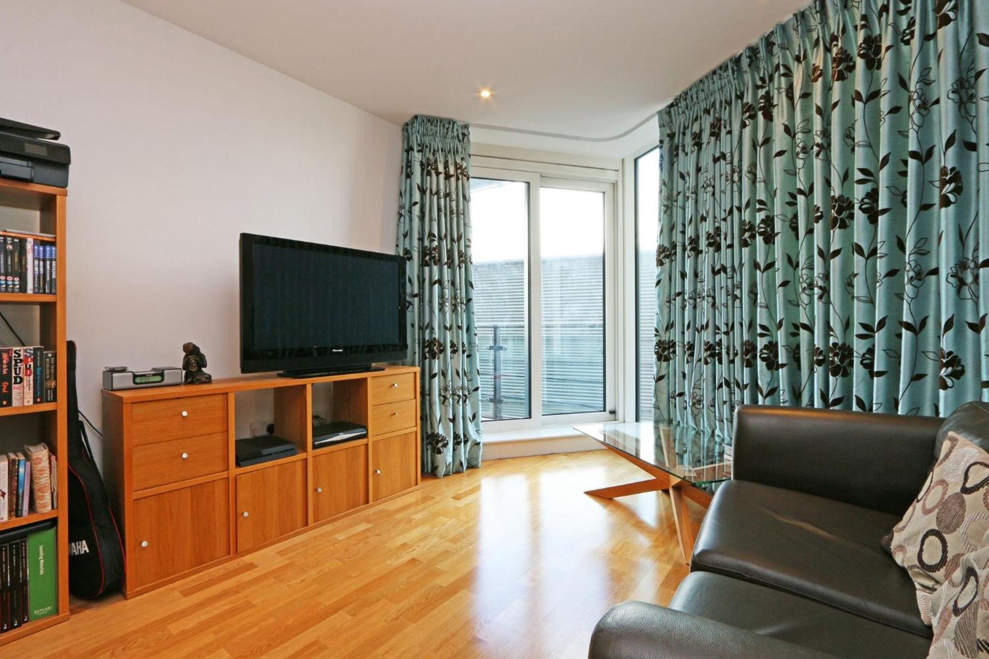 לונדון Riverside 1 Bed Apartment מראה חיצוני תמונה